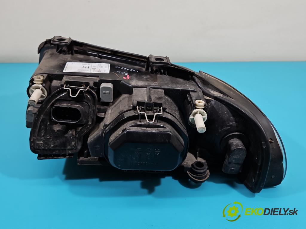 Audi A4 B5 1994-2001 1.8 T 150 HP manual 110 kW 1781 cm3 4- Reflektor: pravý  (Pravé)