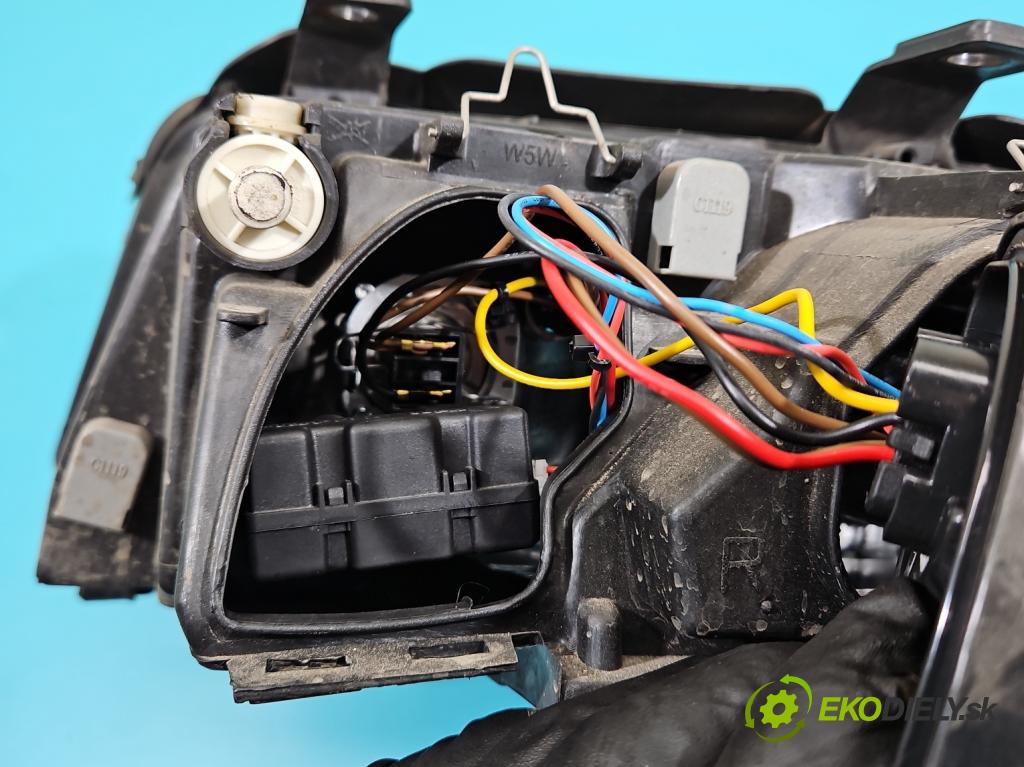 Audi A4 B5 1994-2001 1.8 T 150 HP manual 110 kW 1781 cm3 4- Reflektor: pravý  (Pravé)