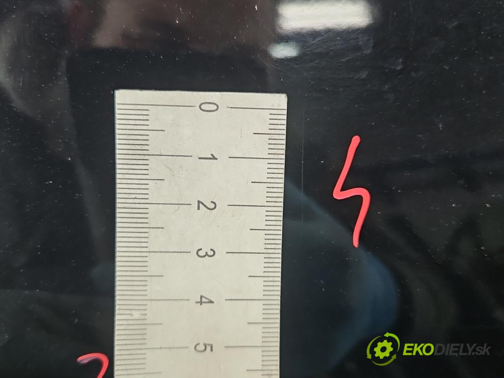 Nissan X-trail III T32 2013-2021 1.6 dci 131 HP manual 96 kW 1598 cm3 5- blatník predné pravý  (Kľučka dverí ostatné)