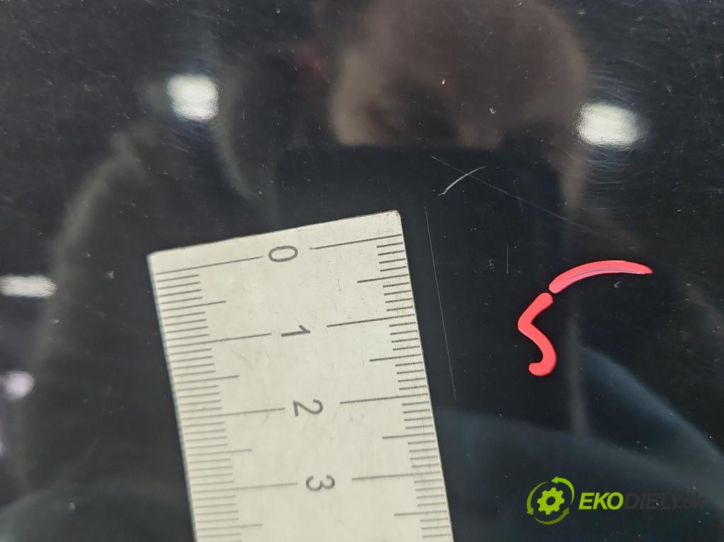 Nissan X-trail III T32 2013-2021 1.6 dci 131 HP manual 96 kW 1598 cm3 5- blatník predné pravý  (Kľučka dverí ostatné)