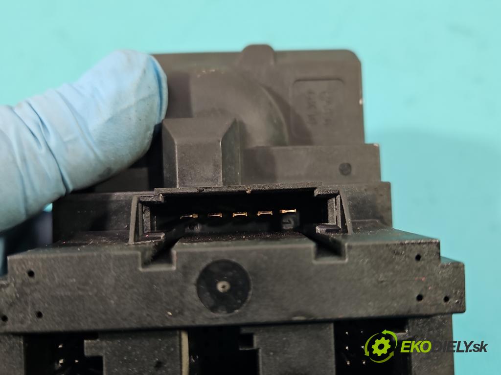 Vw Crafter 2006-2016 2.5 tdi 163 HP manual 120 kW 2461 cm3 5- Spínačka A9065455808 (Spínacie skrinky a kľúče)