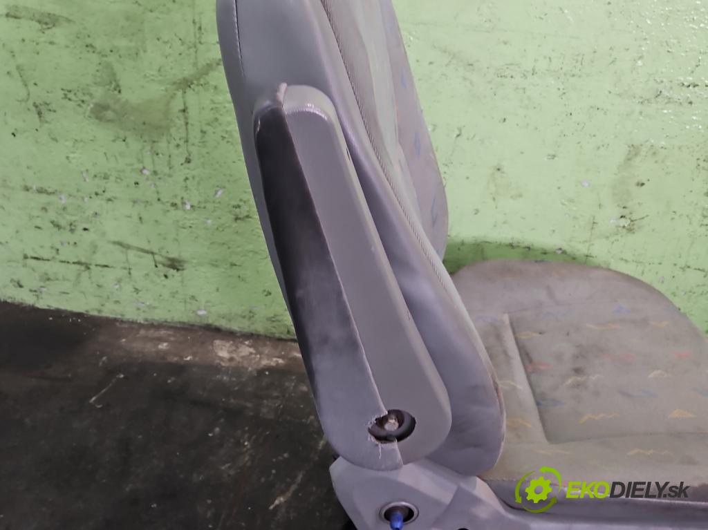 Vw Crafter 2006-2016 2.5 tdi 163 HP manual 120 kW 2461 cm3 5- Sedačka ľavý  (Sedačka, sedadlo)