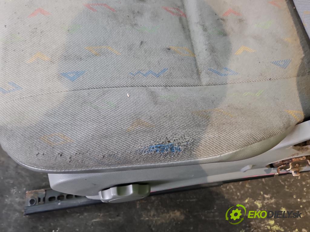 Vw Crafter 2006-2016 2.5 tdi 163 HP manual 120 kW 2461 cm3 5- Sedačka ľavý  (Sedačka, sedadlo)