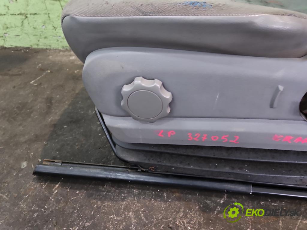 Vw Crafter 2006-2016 2.5 tdi 163 HP manual 120 kW 2461 cm3 5- Sedačka ľavý  (Sedačka, sedadlo)