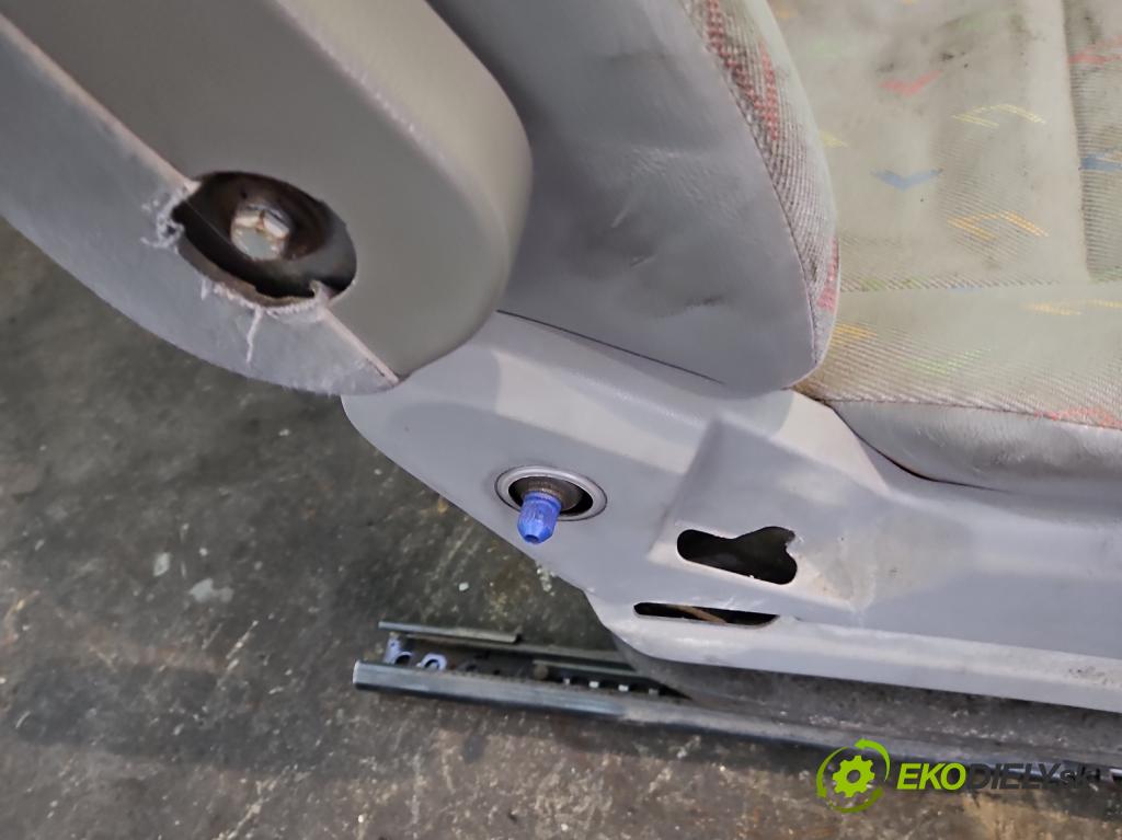 Vw Crafter 2006-2016 2.5 tdi 163 HP manual 120 kW 2461 cm3 5- Sedačka ľavý  (Sedačka, sedadlo)