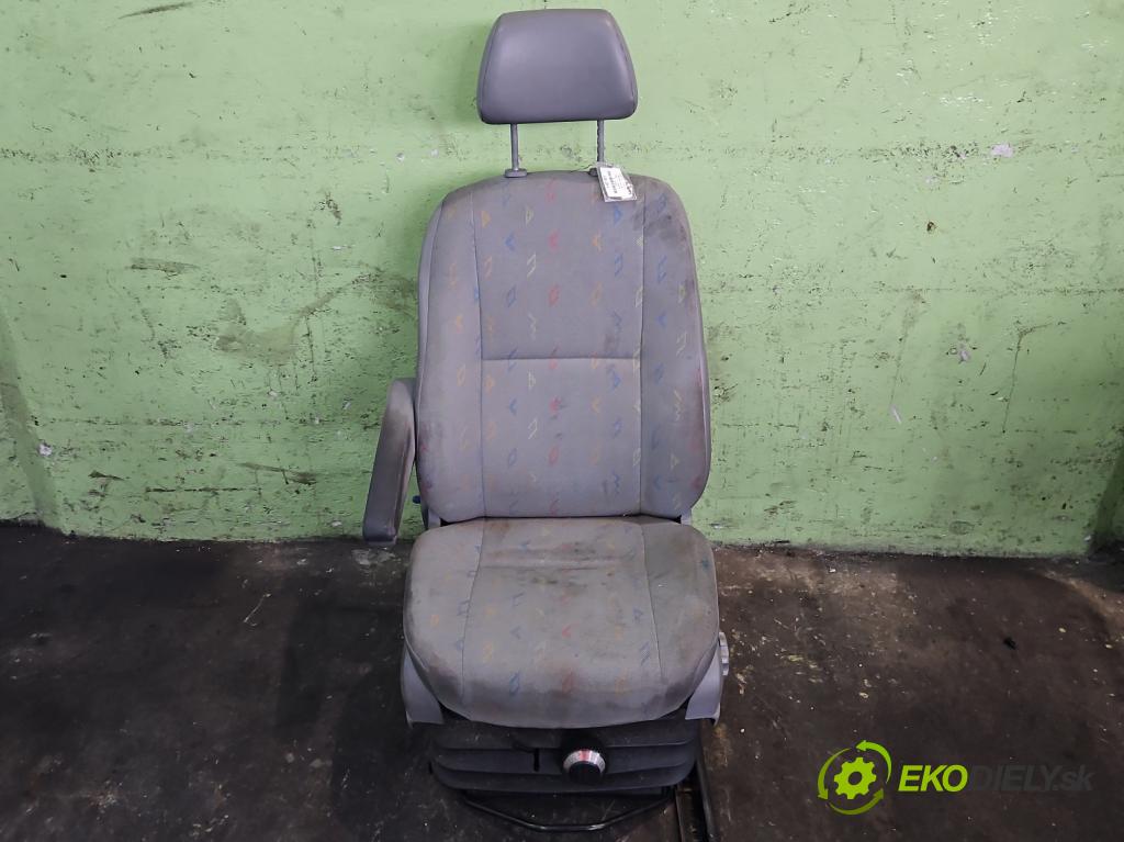Vw Crafter 2006-2016 2.5 tdi 163 HP manual 120 kW 2461 cm3 5- Sedačka ľavý  (Sedačka, sedadlo)