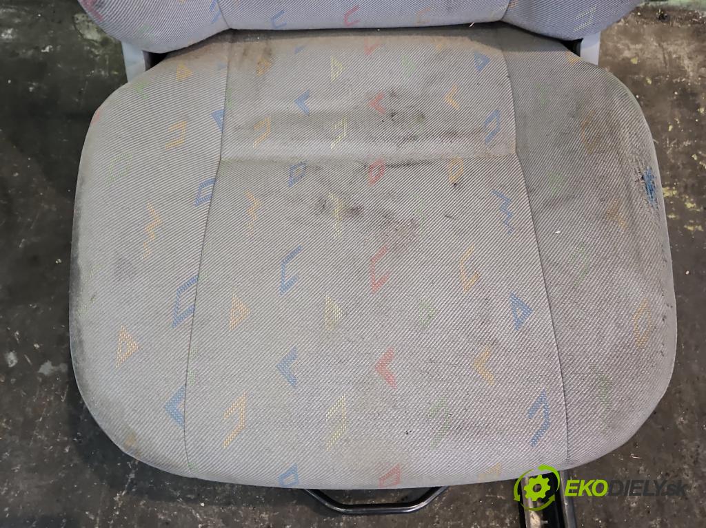 Vw Crafter 2006-2016 2.5 tdi 163 HP manual 120 kW 2461 cm3 5- Sedačka ľavý  (Sedačka, sedadlo)