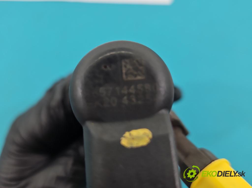 Peugeot 407 2.0 hdi 136 HP manual 100 kW 1997 cm3 4- vstrek 9657144580 (Vstrekovač paliva)