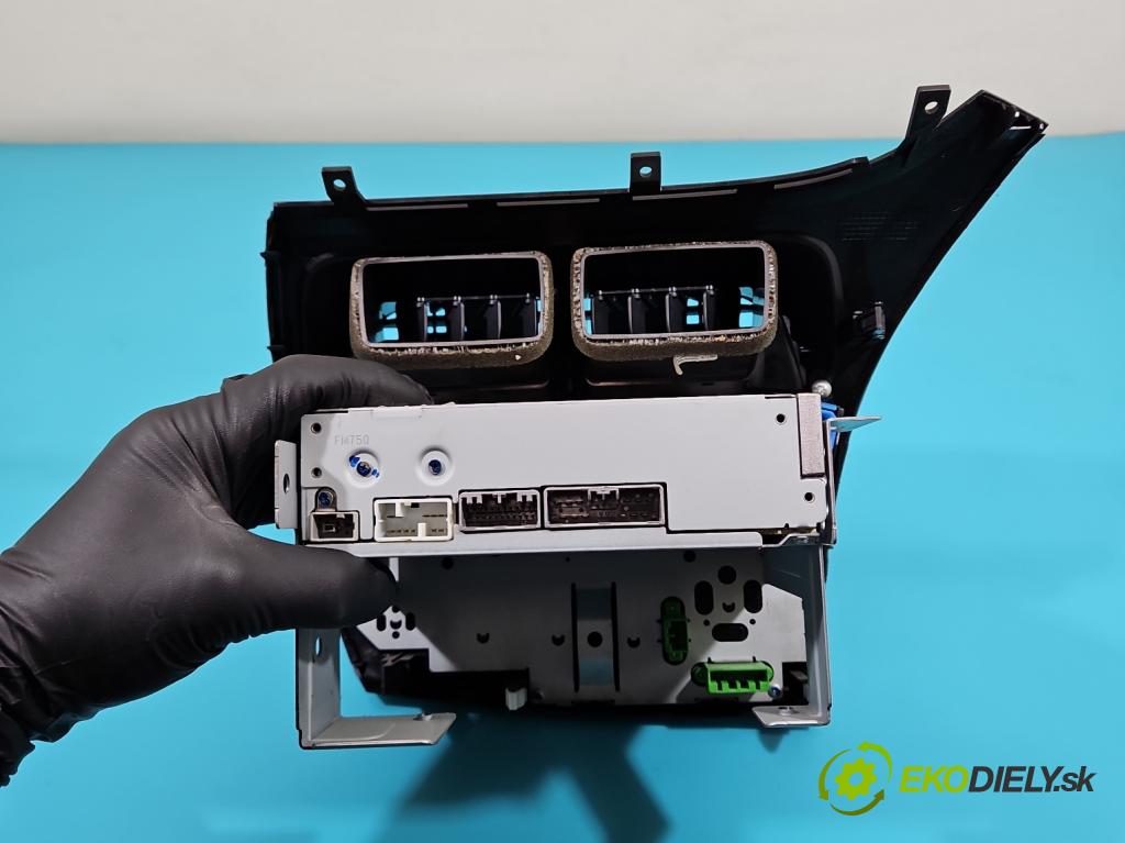 Honda Civic VIII 2006-2011 1,4.0 16v i-DSI: 83 HP manual 61 kW 1339 cm3 5- Radio originál 39100-SMG-G014-M1