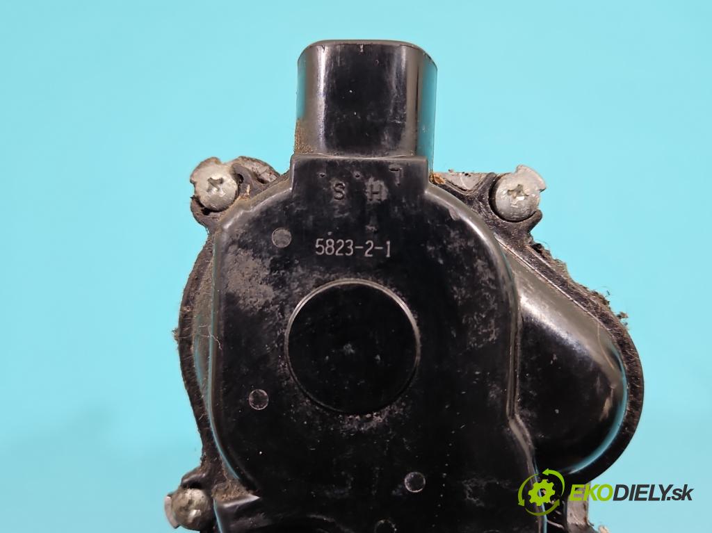 Honda Civic VIII 2006-2011 1,4.0 16v (i-DSI 83 hp manual 61 kW 1339 cm3 5- motor stěračů přední