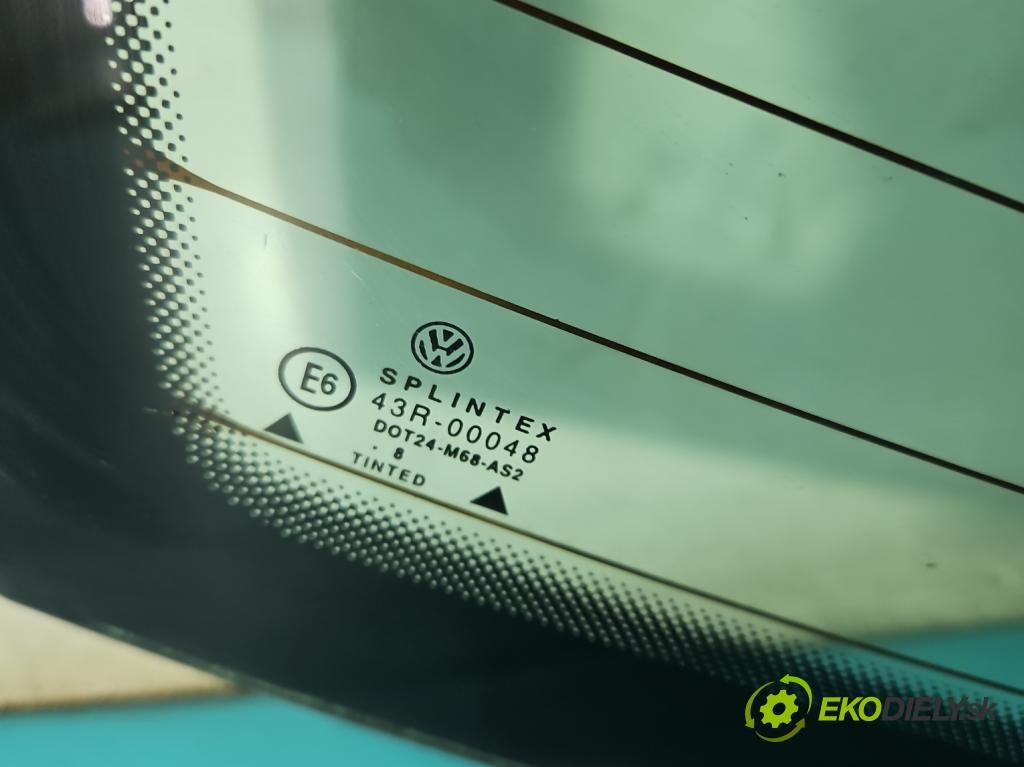 Vw Bora 1.6 SR 101 hp manual 74 kW 1595 cm3 4- sklo zadní  (Okna zadní)