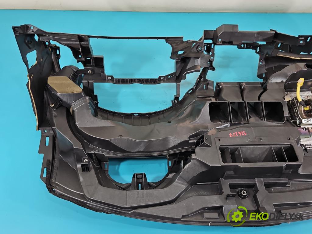 Honda Civic VIII 2006-2011 1,4.0 16v i-DSI: 83 HP manual 61 kW 1339 cm3 5- kokpit,pristrojová doska rozdeľovacia