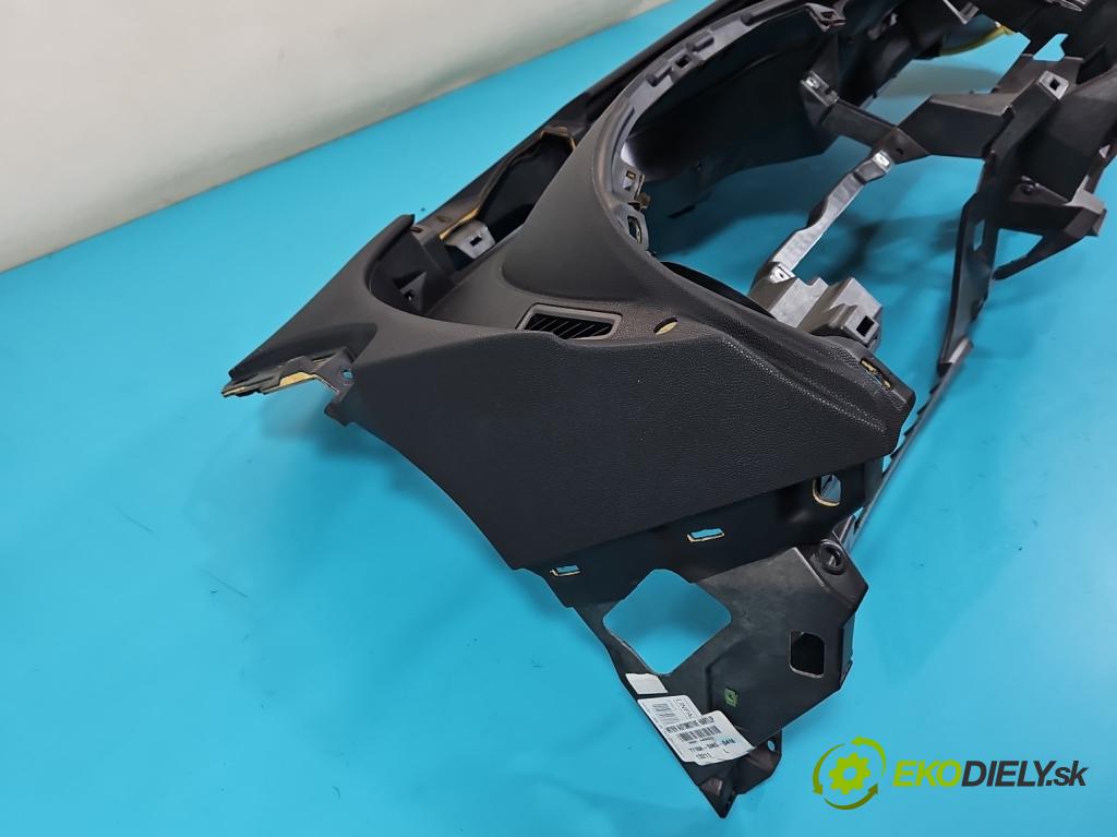 Honda Civic VIII 2006-2011 1,4.0 16v i-DSI: 83 HP manual 61 kW 1339 cm3 5- kokpit,pristrojová doska rozdeľovacia
