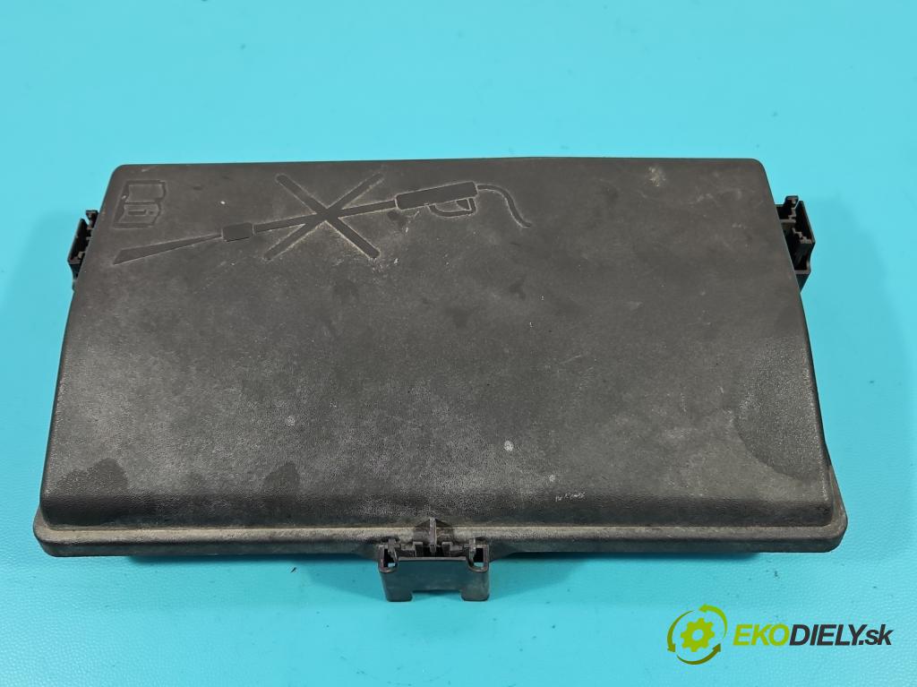 Opel Insignia A 2008-2017 2.0 CDTI 131 hp manual 96 kW 1956 cm3 5- skříňka pojistková 13275882 (Pojistkové skříňky)