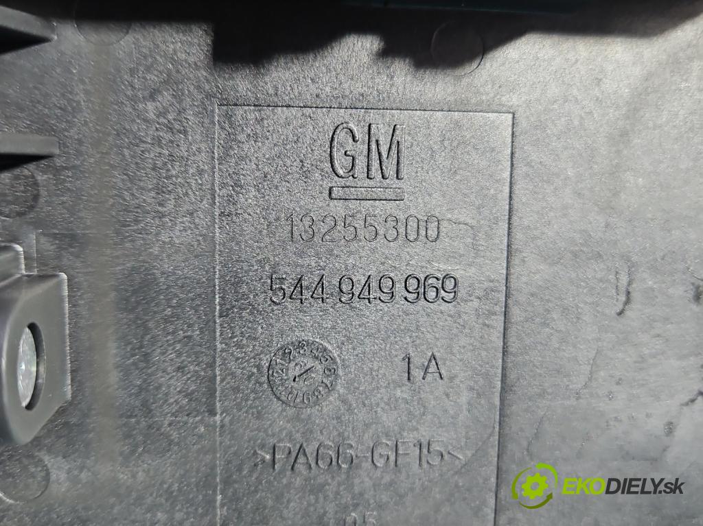 Opel Insignia A 2008-2017 2.0 CDTI 131 hp manual 96 kW 1956 cm3 5- skříňka pojistková 13275882 (Pojistkové skříňky)