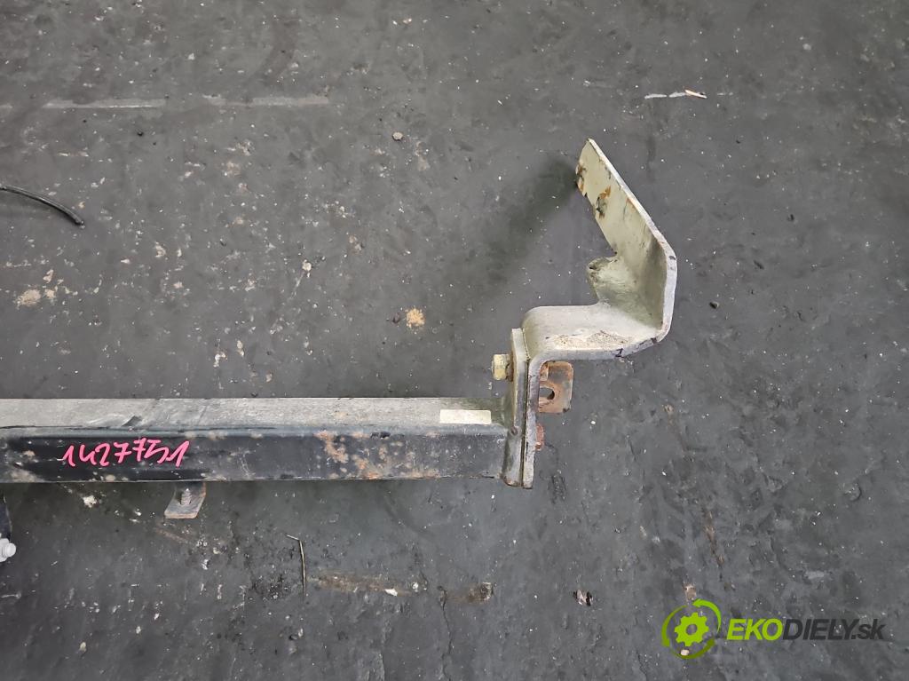 Ford Focus Mk1 1998-2004 1.8 16V 116 hp manual 85 kW 1796 cm3 5- oko tažné  (Tažná zařízení)