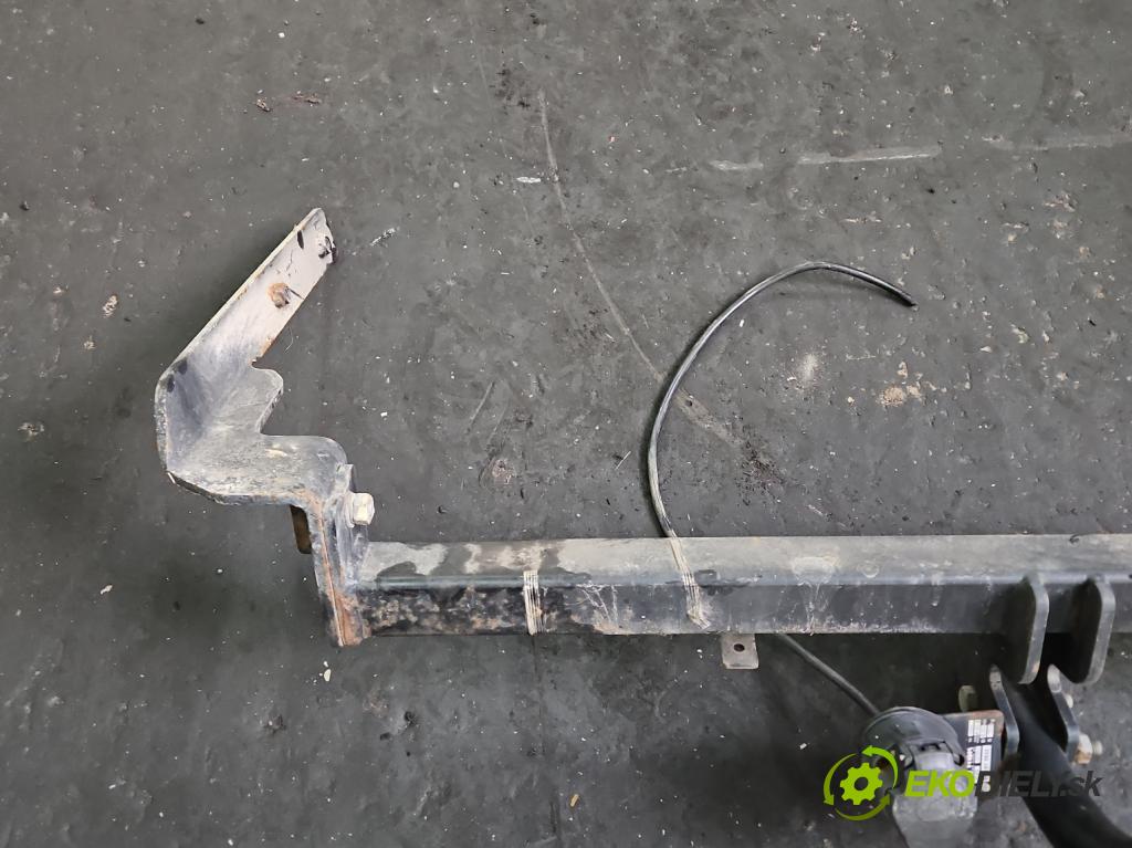 Ford Focus Mk1 1998-2004 1.8 16V 116 hp manual 85 kW 1796 cm3 5- oko tažné  (Tažná zařízení)