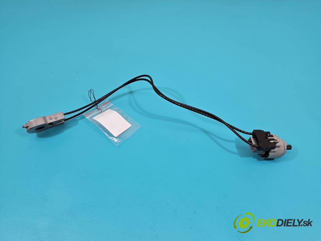 Ford Focus Mk1 1998-2004 1.8 16V 116 HP manual 85 kW 1796 cm3 5- panel kúrenia 98AB-11503-AH