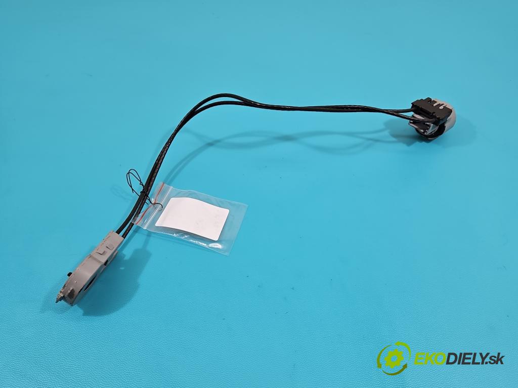 Ford Focus Mk1 1998-2004 1.8 16V 116 HP manual 85 kW 1796 cm3 5- panel kúrenia 98AB-11503-AH