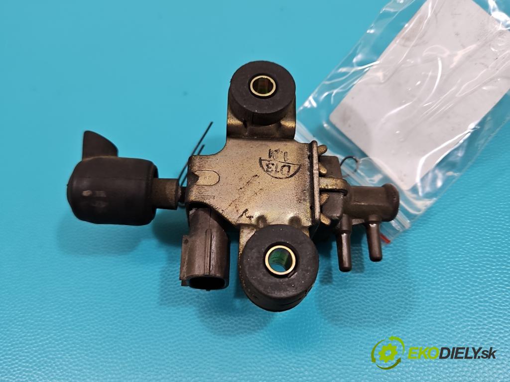 Toyota Corolla Verso I 2001-2004 2.0 D4D 90 HP manual 66 kW 1995 cm3 5- ventil podtlaku 25819-27020 (Ventily)