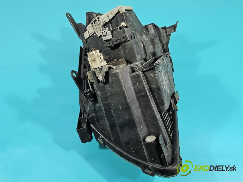 Toyota Avensis II T25 2003-2008 1.8 16V 129 HP manual 95 kW 1794 cm3 5- Reflektor: pravý  (Pravé)