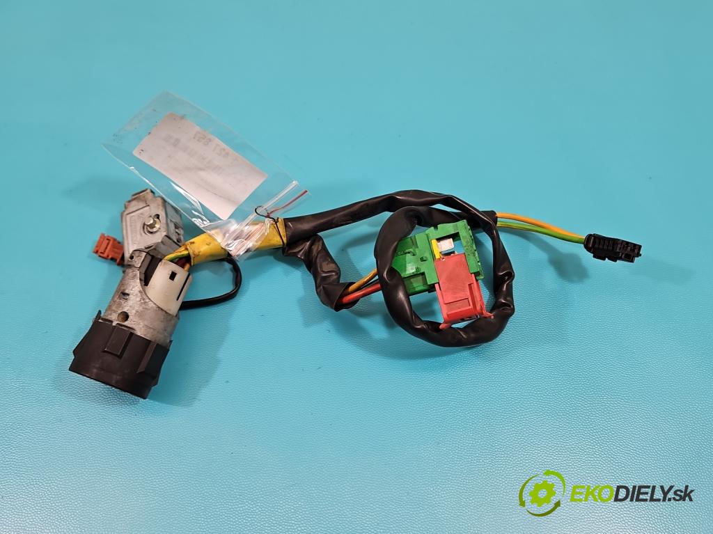 Citroen C3 I 2002-2009 1.4 hdi 68 HP manual 50 kW 1398 cm3 5- Spínačka  (Spínacie skrinky a kľúče)