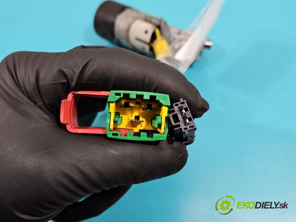 Citroen C3 I 2002-2009 1.4 hdi 68 HP manual 50 kW 1398 cm3 5- Spínačka  (Spínacie skrinky a kľúče)