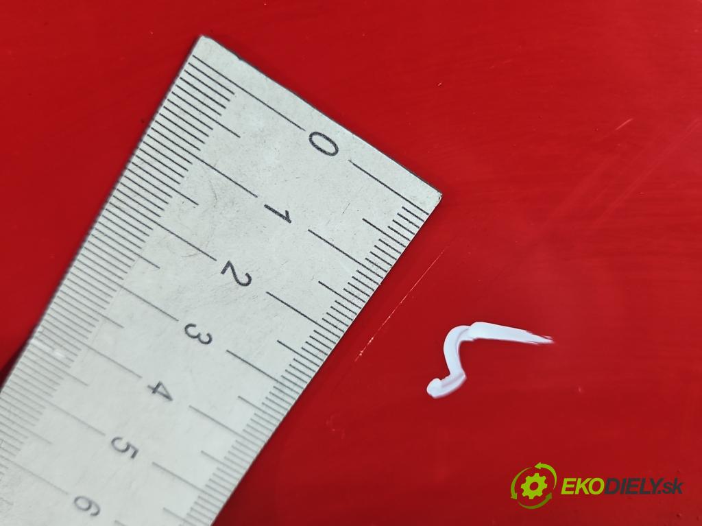 Fiat Cinquecento 0.7 karburátor: 30KM manual 22 kW 704 cm3 3- zadní kufrové dveře  (Zadní kapoty)