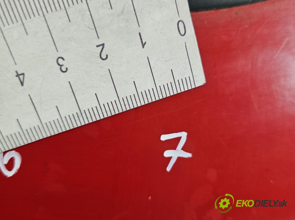 Fiat Cinquecento 0.7 karburátor: 30KM manual 22 kW 704 cm3 3- zadní kufrové dveře  (Zadní kapoty)