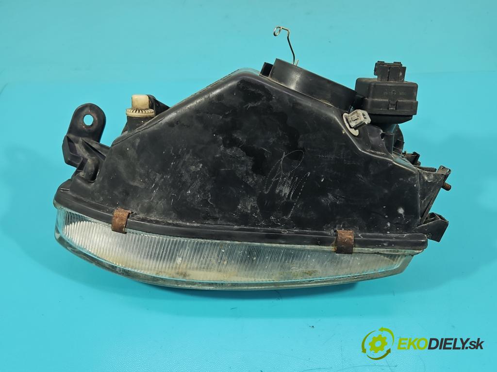 Fiat Siena 1.6 16V 102 HP manual 75 kW 1580 cm3 4- Reflektor: pravý  (Pravé)