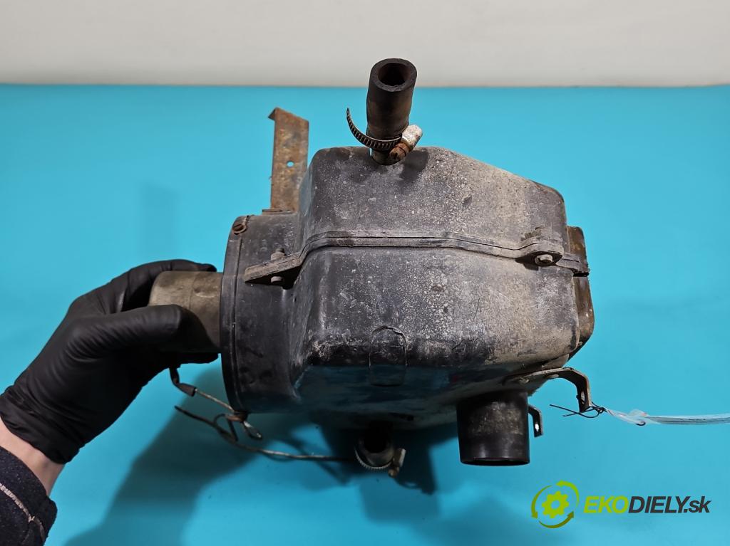 Żuk A 11 b 2.1 karburátor: 69KM manual 51 kW 2120 cm3 5- radiator  (Radiátor kúrenia)