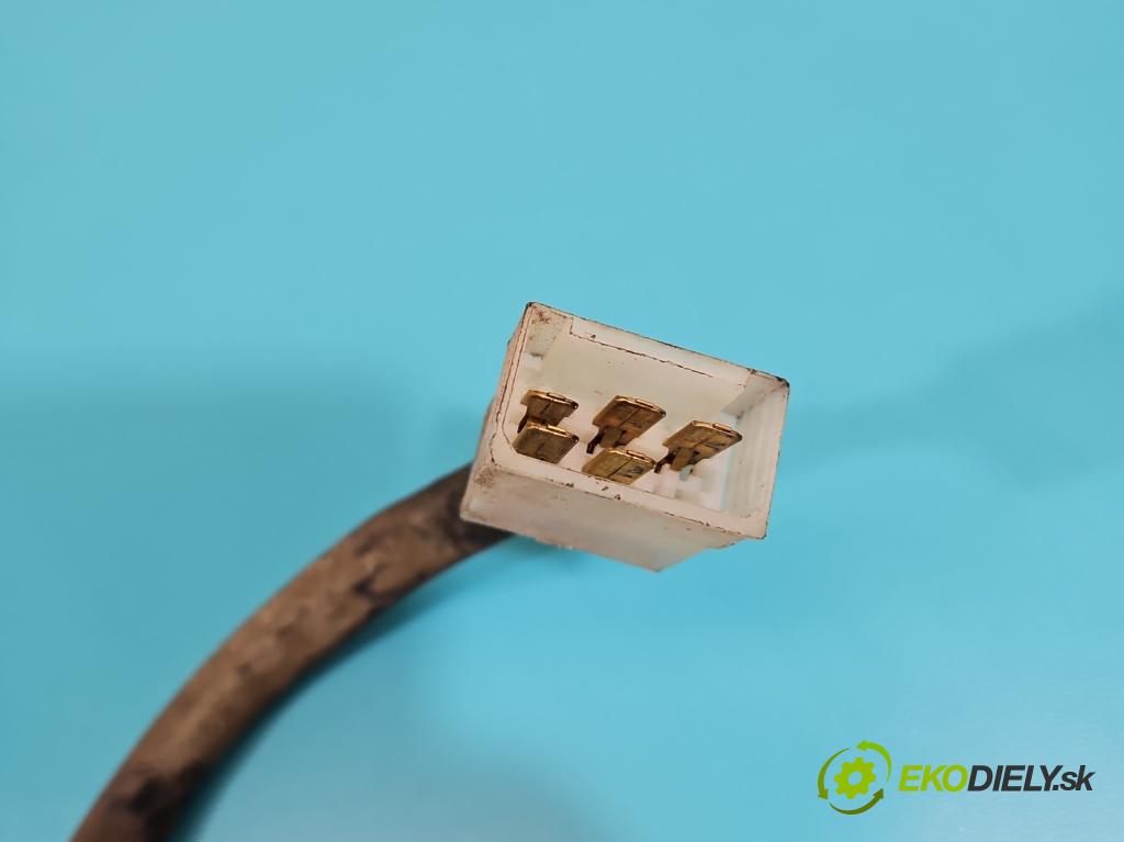 Żuk A 11 b 2.1 karburátor: 69KM manual 51 kW 2120 cm3 5- Spínačka (Spínacie skrinky a kľúče)