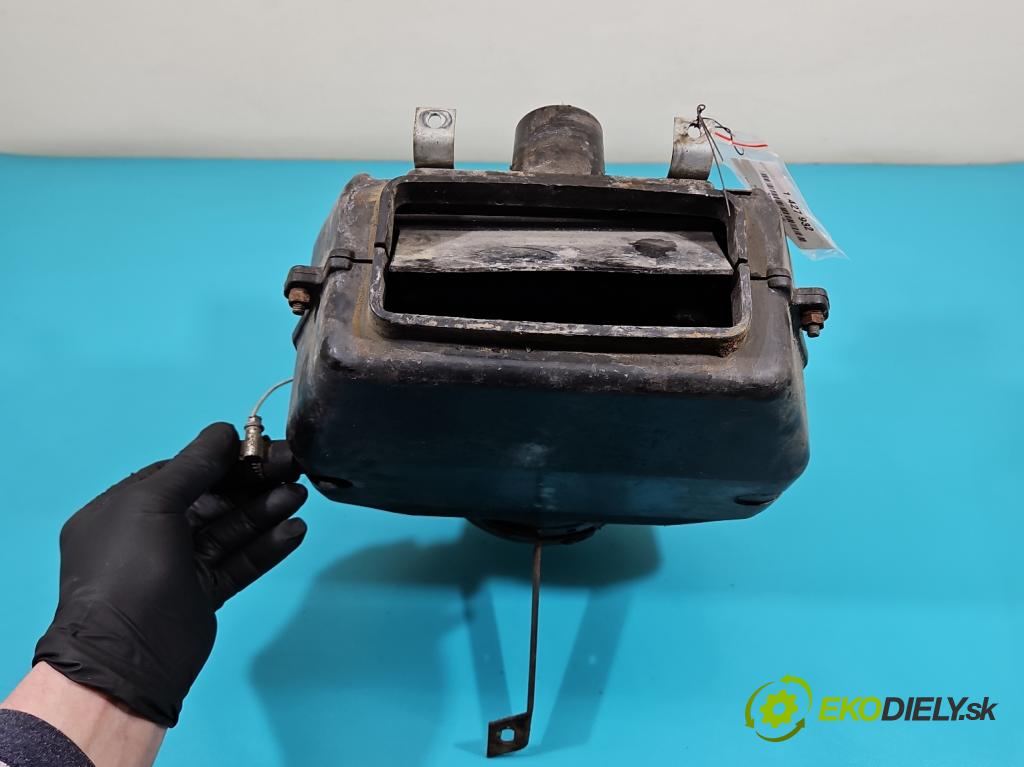 Żuk A 11 b 2.1 karburátor: 69KM manual 51 kW 2120 cm3 5- radiator  (Radiátor kúrenia)