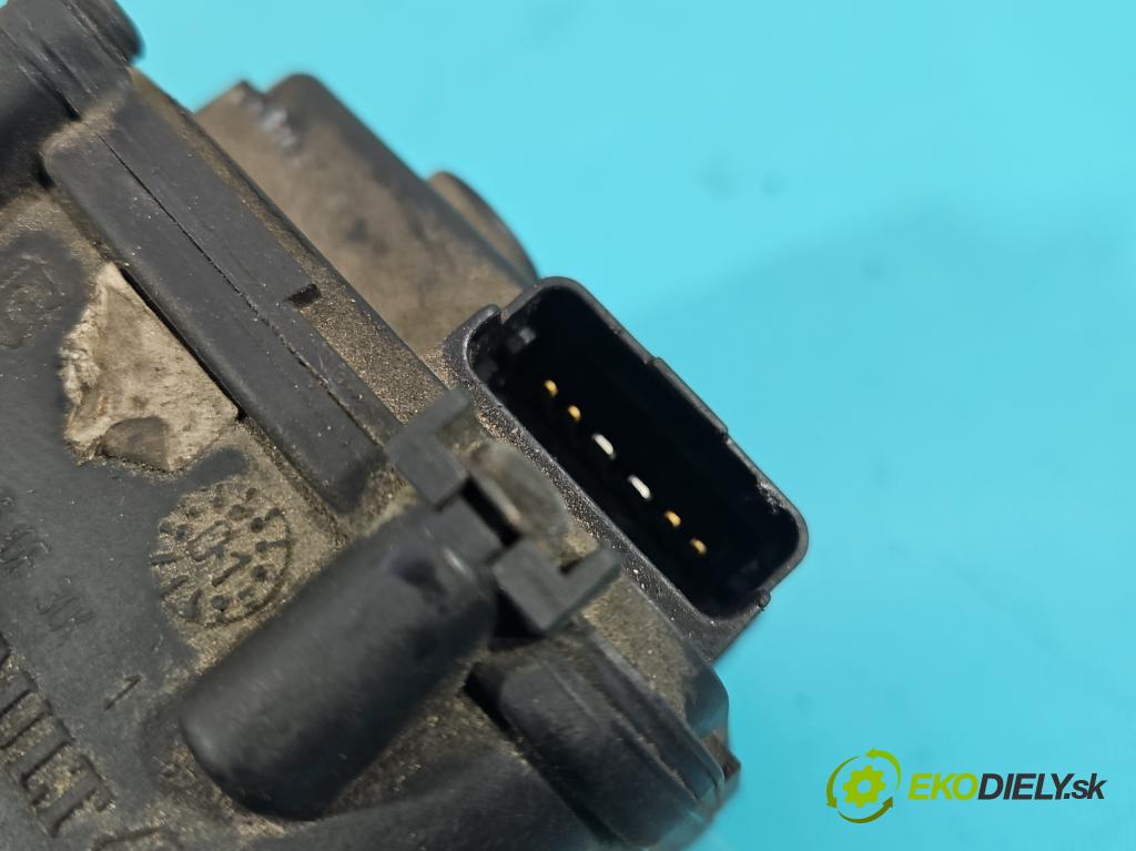 Renault Laguna II 2001-2007 1.8 16V 121KM manual 89 kW 1783 cm3 5- klapka 8200198148A (Škrtiace klapky)