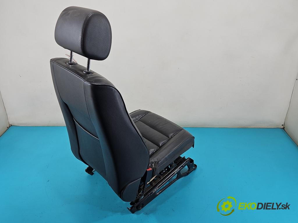 Vw Touareg I 2002-2010 2.5 tdi 174 HP automatic 128 kW 2461 cm3 5- Sedačka ľavý  (Sedačka, sedadlo)