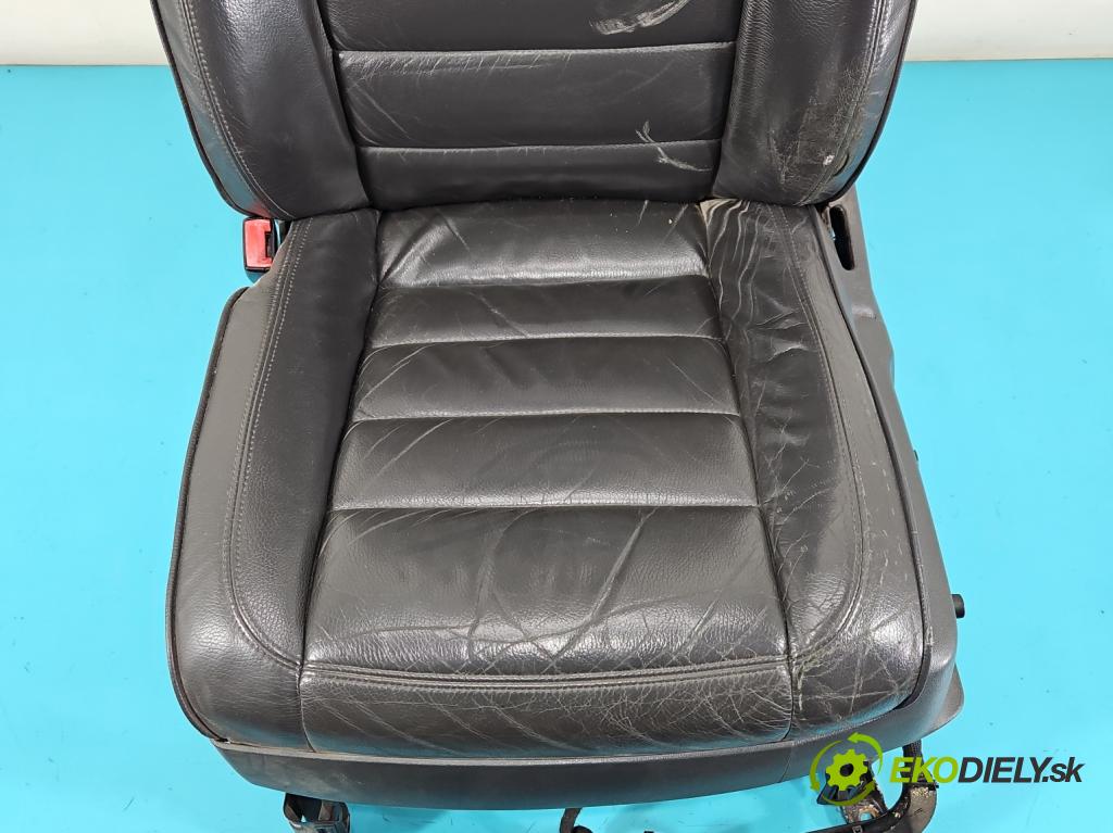 Vw Touareg I 2002-2010 2.5 tdi 174 HP automatic 128 kW 2461 cm3 5- Sedačka ľavý  (Sedačka, sedadlo)