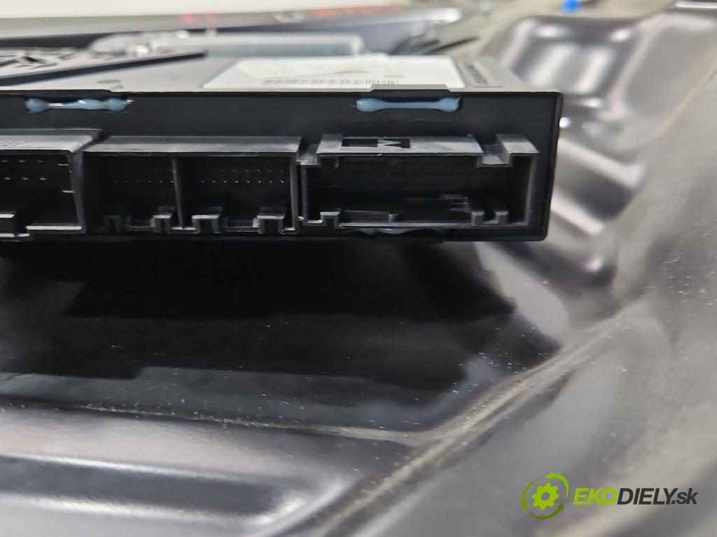 Vw Touareg I 2002-2010 2.5 tdi 174 hp automatic 128 kW 2461 cm3 5- mechanismus stahování zadní pravý 7L0959704C