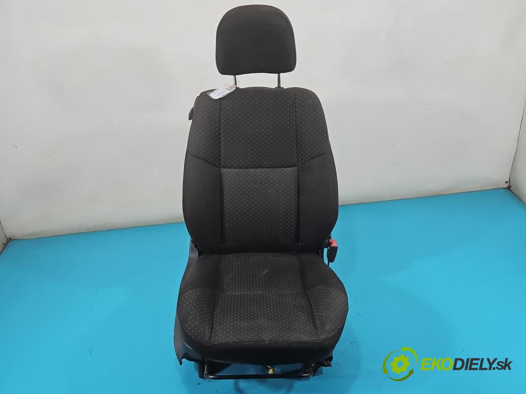 Mitsubishi Pajero Pinin 1998-2007 1.8 16V 114 HP manual 84 kW 1834 cm3 3- Sedačka pravý  (Sedačka, sedadlo)