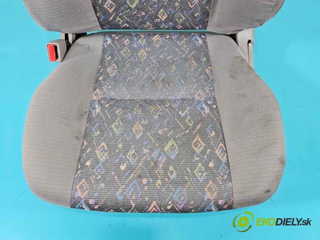 Toyota Corolla E11 1997-2002 1,4.0 16V 86 HP manual 63 kW 1332 cm3 3- Sedačka ľavý  (Sedačka, sedadlo)