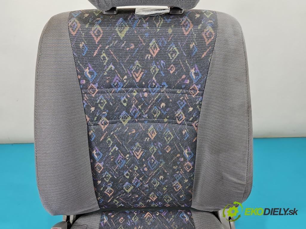 Toyota Corolla E11 1997-2002 1,4.0 16V 86 HP manual 63 kW 1332 cm3 3- Sedačka ľavý  (Sedačka, sedadlo)