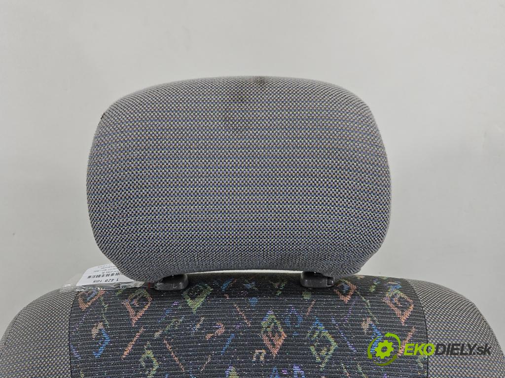 Toyota Corolla E11 1997-2002 1,4.0 16V 86 HP manual 63 kW 1332 cm3 3- Sedačka pravý  (Sedačka, sedadlo)