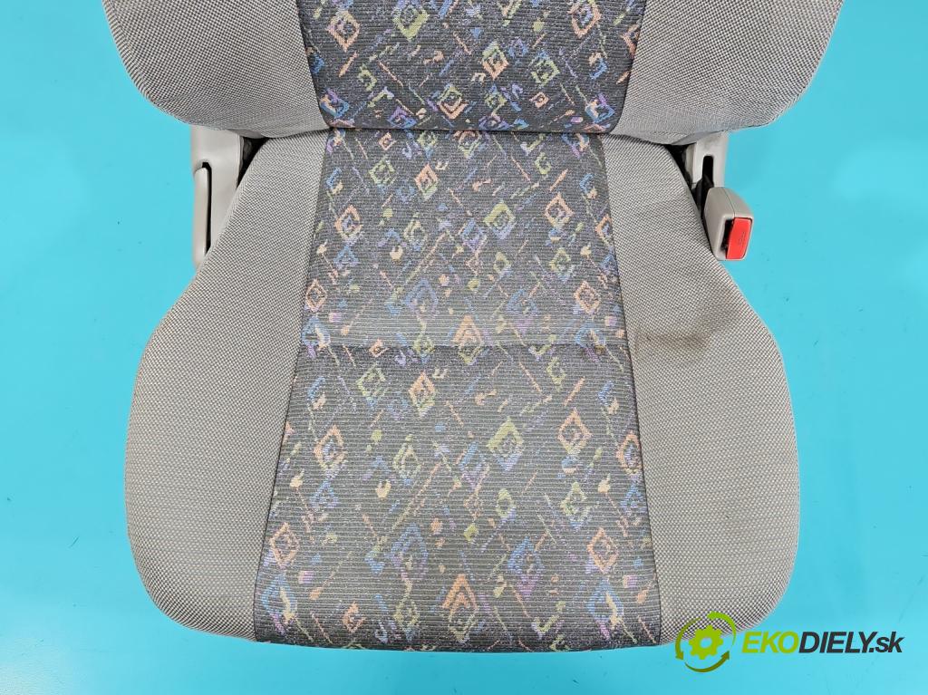 Toyota Corolla E11 1997-2002 1,4.0 16V 86 HP manual 63 kW 1332 cm3 3- Sedačka pravý  (Sedačka, sedadlo)