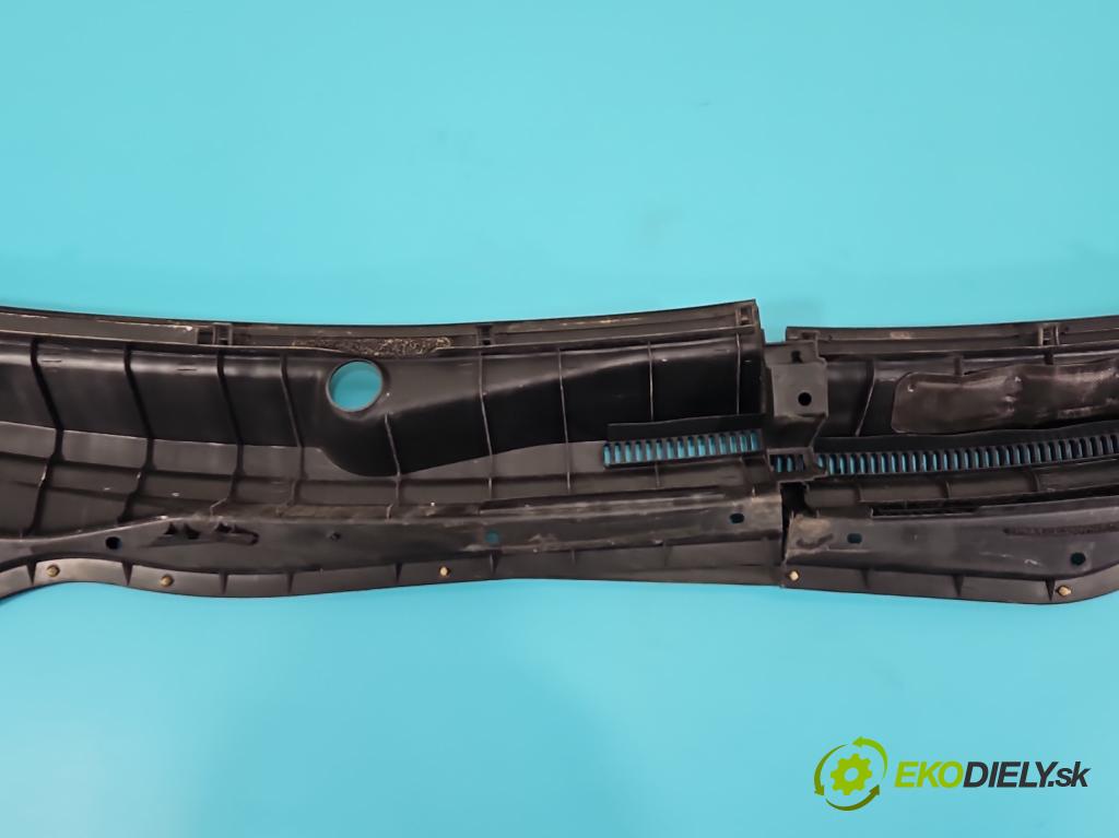 Toyota Corolla Verso II 2004-2009 2.2 D4D 136 HP manual 100 kW 2231 cm3 5- torpédo  (Torpédo (plast pod čelným sklom))