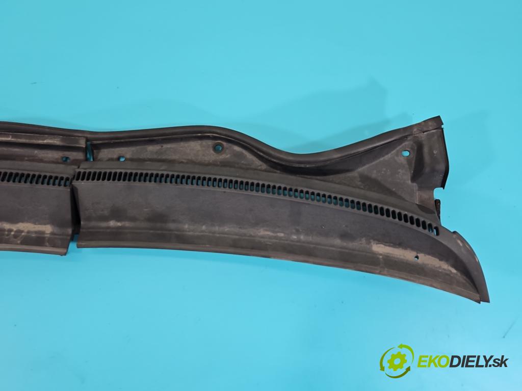 Toyota Corolla Verso II 2004-2009 2.2 D4D 136 HP manual 100 kW 2231 cm3 5- torpédo  (Torpédo (plast pod čelným sklom))