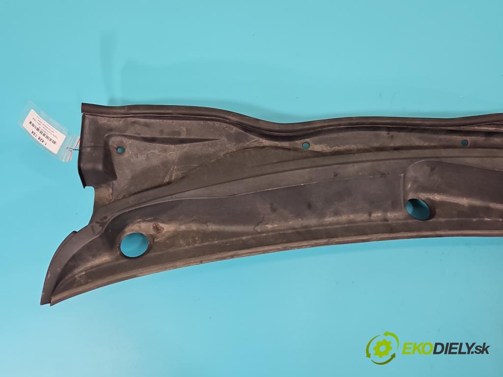 Toyota Corolla Verso II 2004-2009 2.2 D4D 136 HP manual 100 kW 2231 cm3 5- torpédo  (Torpédo (plast pod čelným sklom))