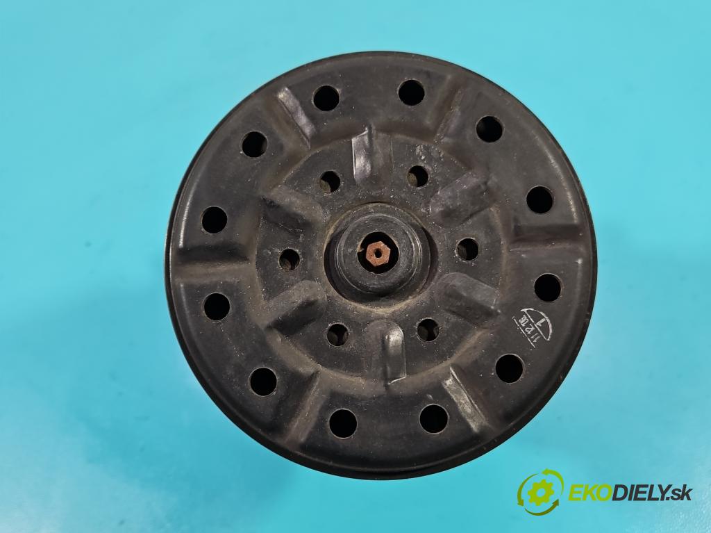 Toyota Corolla Verso II 2004-2009 2.2 D4D 136 HP manual 100 kW 2231 cm3 5- Kompresor: klimatizácie 447260-1742 (Kompresory klimatizácie)