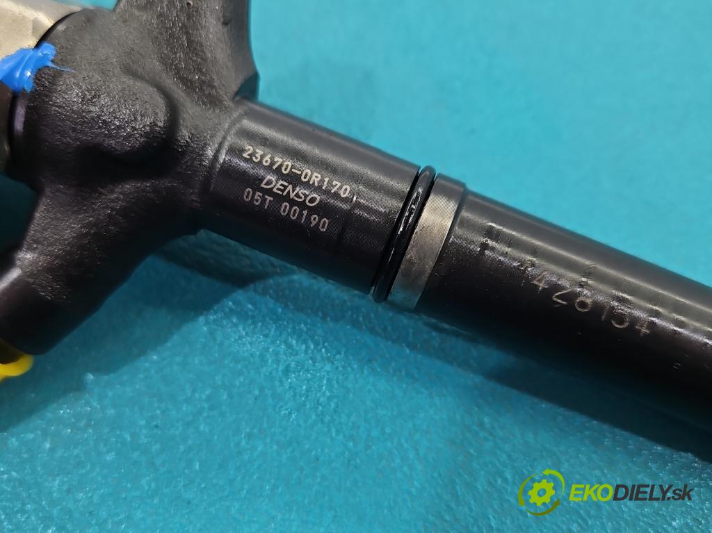 Toyota Corolla Verso II 2004-2009 2.2 D4D 136 HP manual 100 kW 2231 cm3 5- vstrek 23670-0R170 (Vstrekovač paliva)