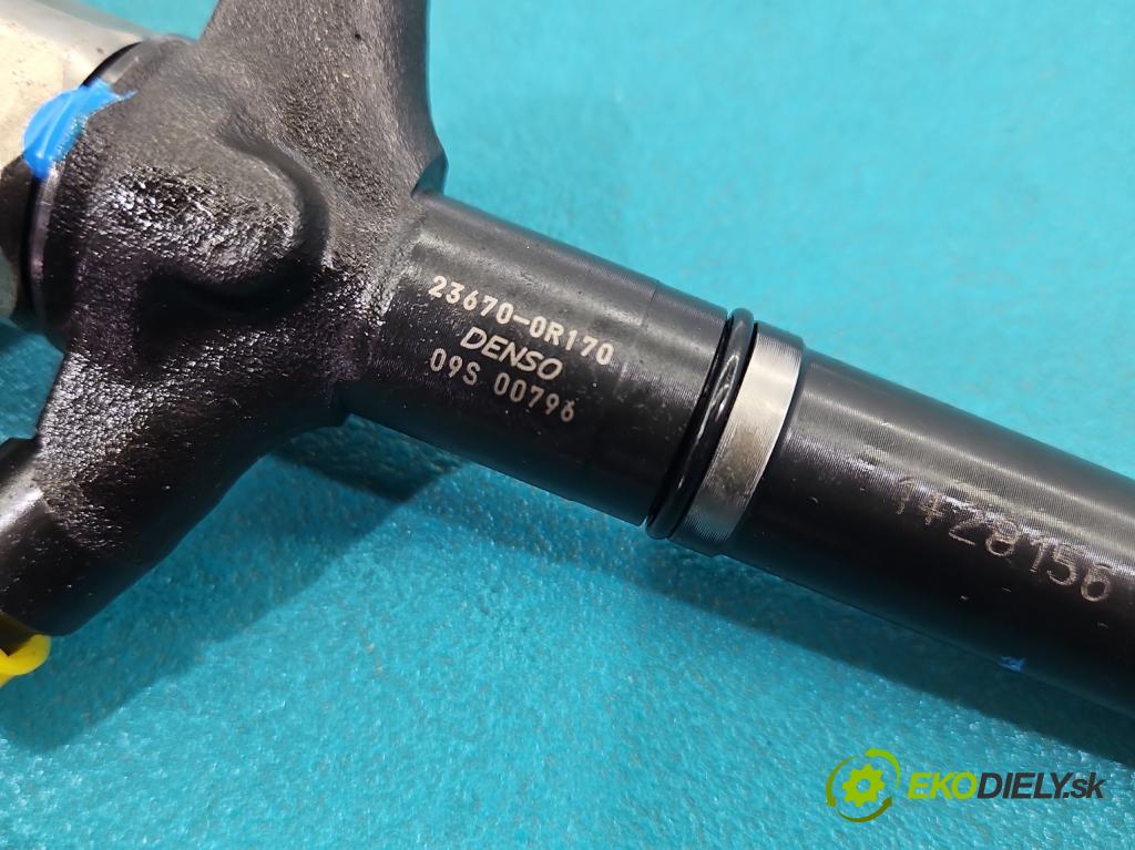 Toyota Corolla Verso II 2004-2009 2.2 D4D 136 HP manual 100 kW 2231 cm3 5- vstrek 23670-0R170 (Vstrekovač paliva)