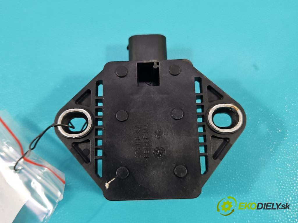 Toyota Corolla Verso II 2004-2009 2.2 D4D 136hp manual 100 kW 2231 cm3 5- snímač ESP 0265005297