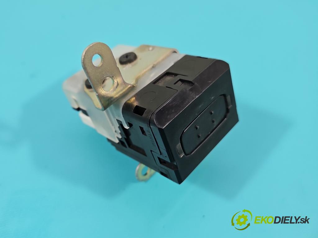 Toyota Corolla Verso II 2004-2009 2.2 D4D 136 HP manual 100 kW 2231 cm3 5- Spínačka  (Spínacie skrinky a kľúče)